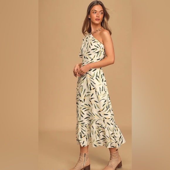 Lulus Light, floral one shoulder dress - Picture 1 of 9